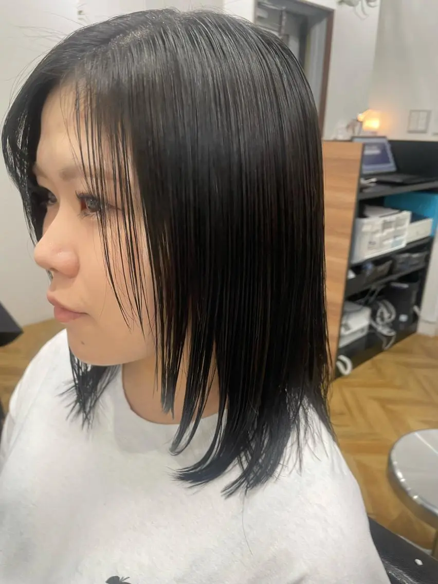 ミディアム カラー パーマ ヘアアレンジ ヘアカラー 縮毛矯正 トリートメント くびれレイヤー/艶 カラー　MADOKAのヘアスタイル