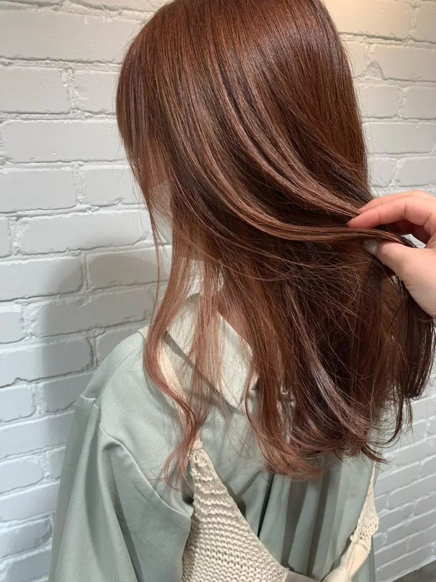 セミロング カラー 澤田 しおりのヘアスタイル