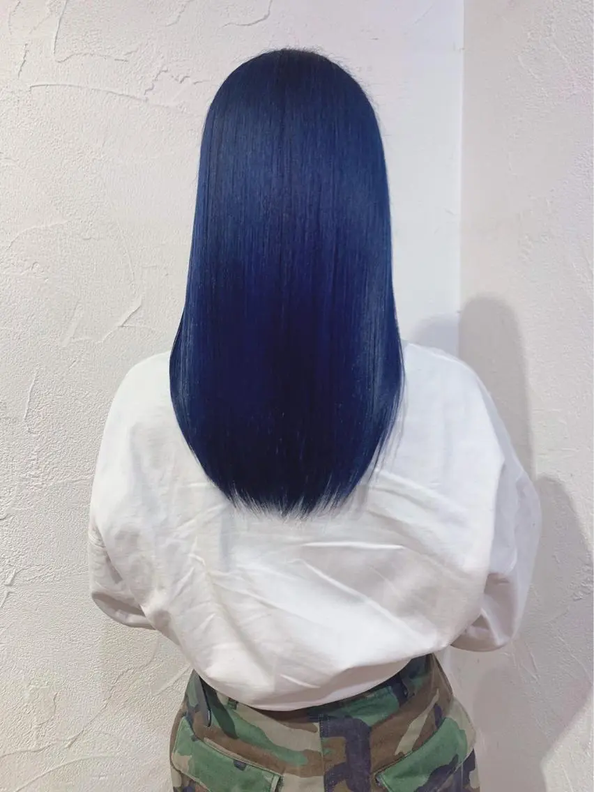 ロング カラー ブルーカラー 藤井 貴美子のヘアスタイル