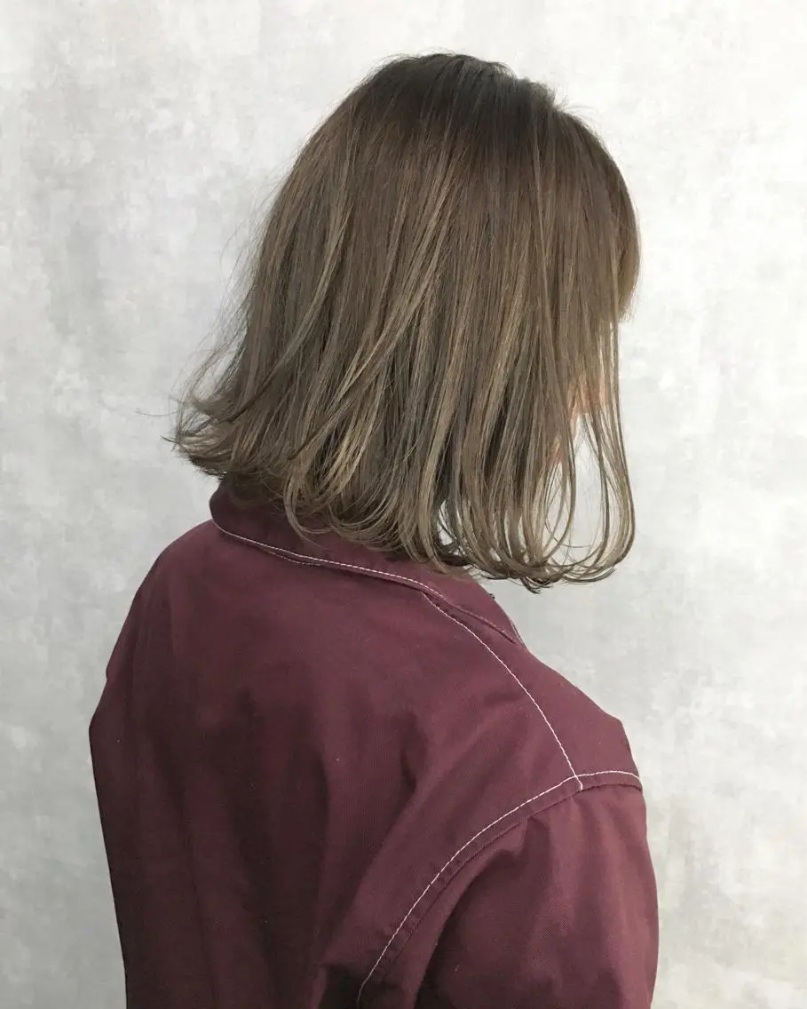ショート カラー グレージュ ハイライトカラー ハイライト レイヤーカット BLend 渋谷のヘアスタイル