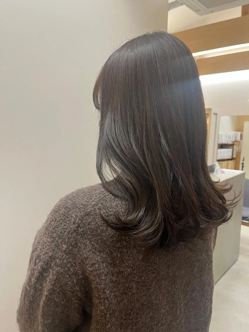 ロング カラー アッシュ アッシュグレー アッシュグレージュ グレージュ TEMIL HAIR 《まお》のヘアスタイル