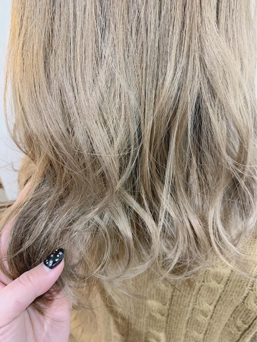 セミロング カット ヘアカラー かわい りなのヘアスタイル