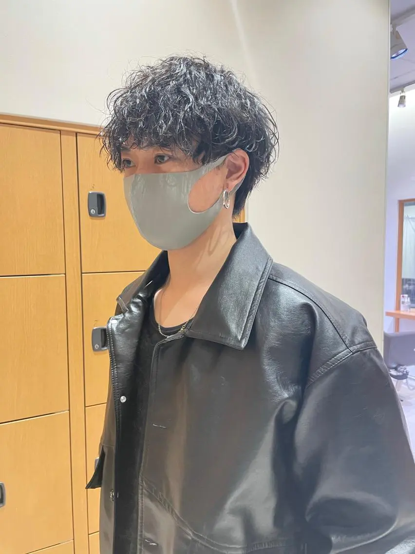 パーマ メンズ ARMONY秋山輝也 コテ巻き風パーマ特化のヘアスタイル