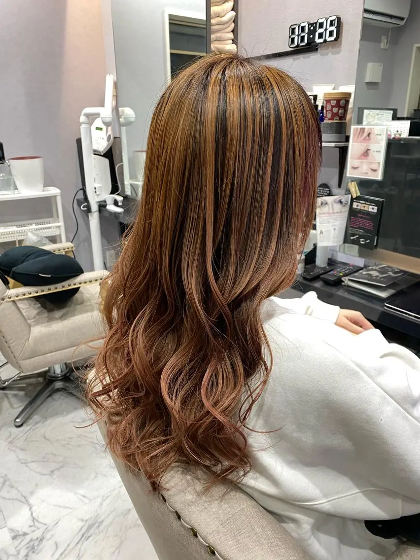 ロング ヘアカラー FAVORE 【ファヴォーレ】のヘアスタイル