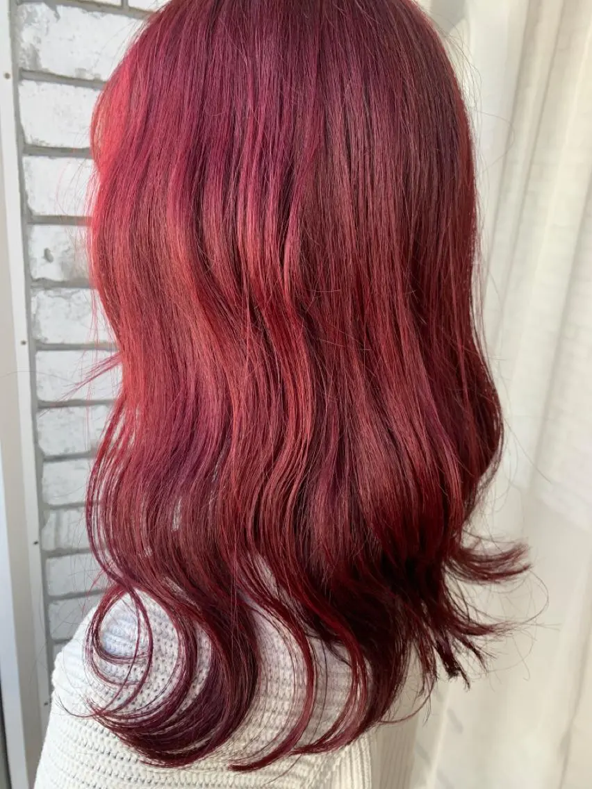 セミロング カラー レッドカラー LUXBE LUCEのヘアスタイル