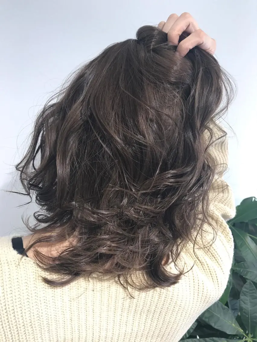ミディアム カラー shi hoのヘアスタイル