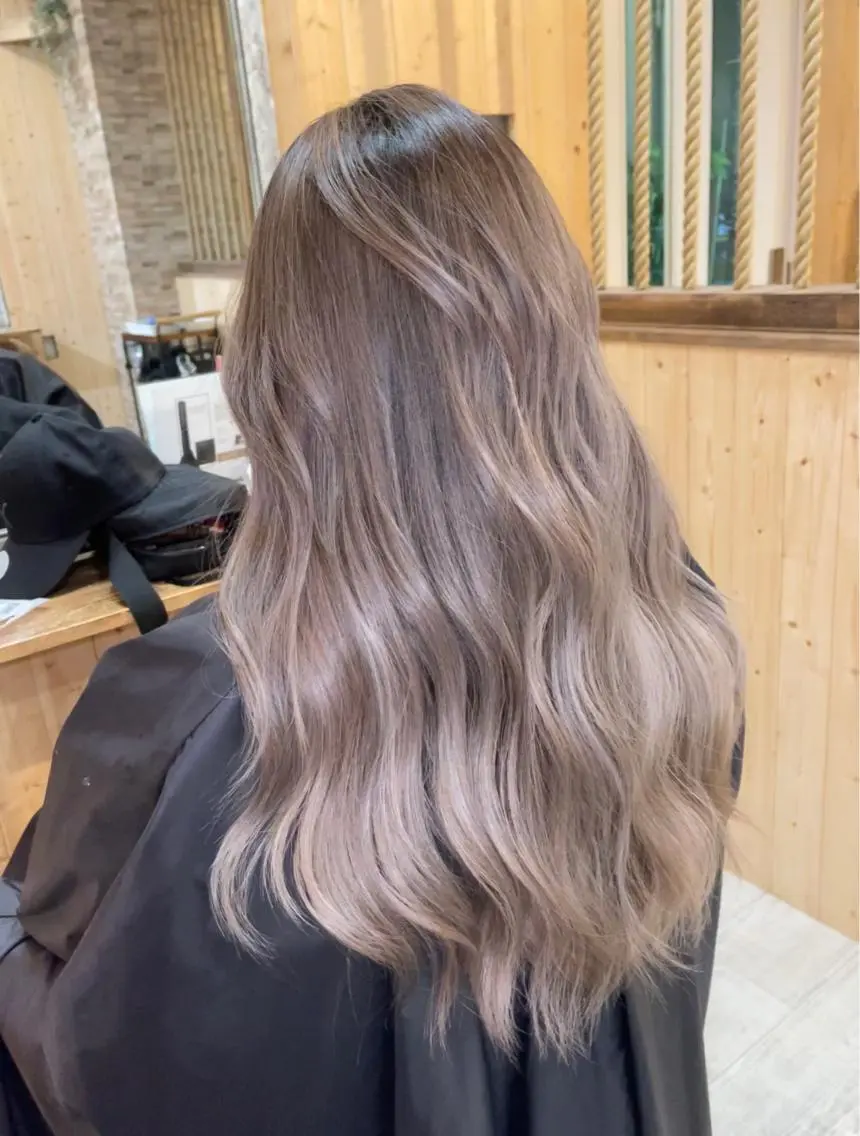 カラー カット ヘアカラー ハイトーン belle ナホのヘアスタイル