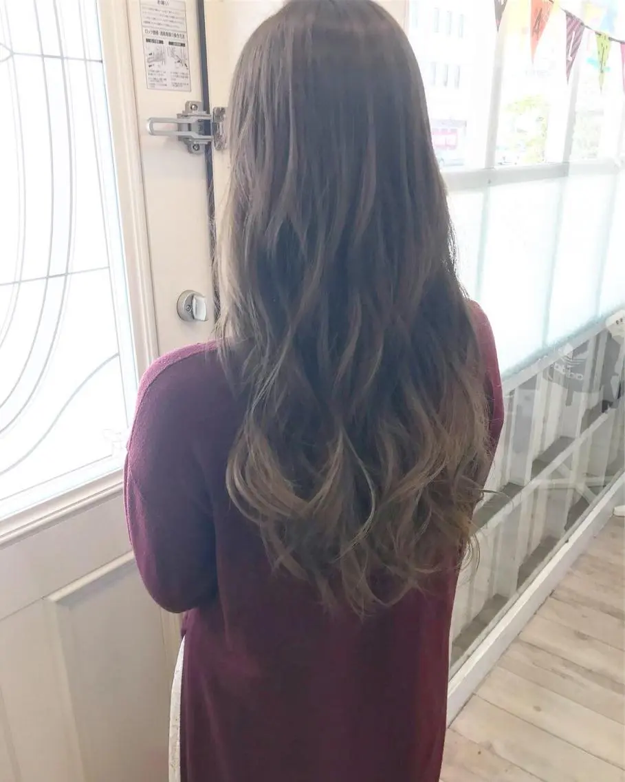 ロング カラー グラデーションカラー 秋月 亜耶のヘアスタイル