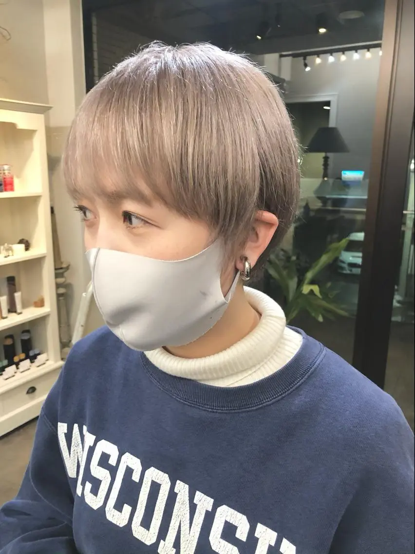 ショート カラー ベージュカラー ヘアカラー 千葉 郁也のヘアスタイル