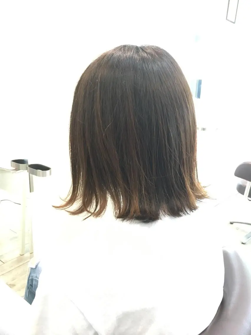 ショート カラー 切りっぱなしボブ ボブ 外ハネヘア 中村 よしひでのヘアスタイル