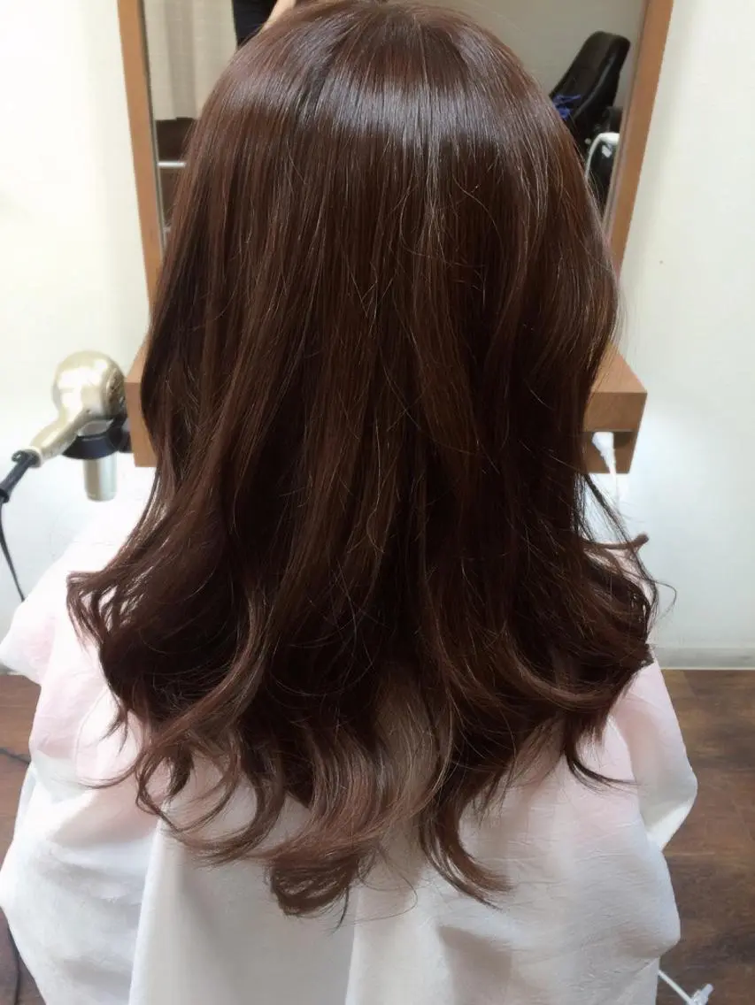 ミディアム カラー 大野 まゆのヘアスタイル