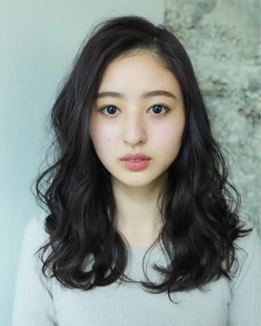 セミロング 縮毛矯正セミナー講師 ヨコモリユウキのヘアスタイル