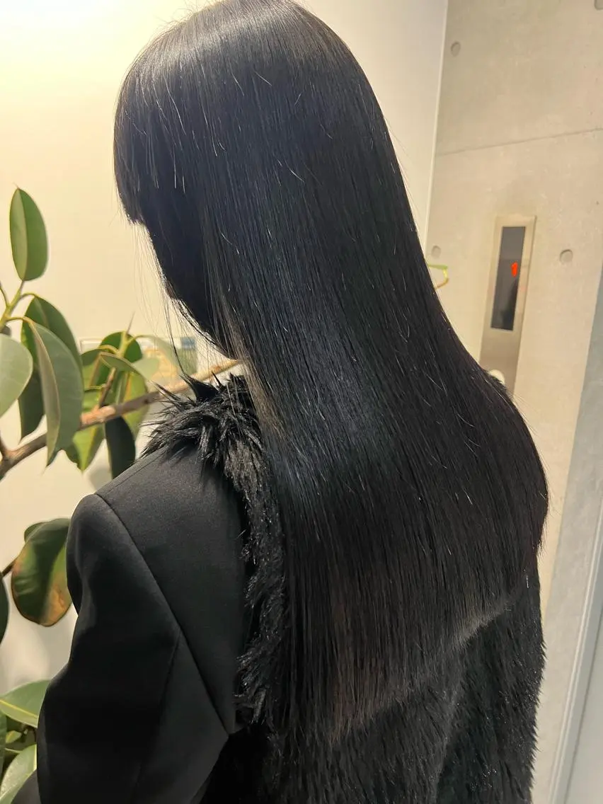 ロング カラー ヘアカラー 冨山 一真のヘアスタイル
