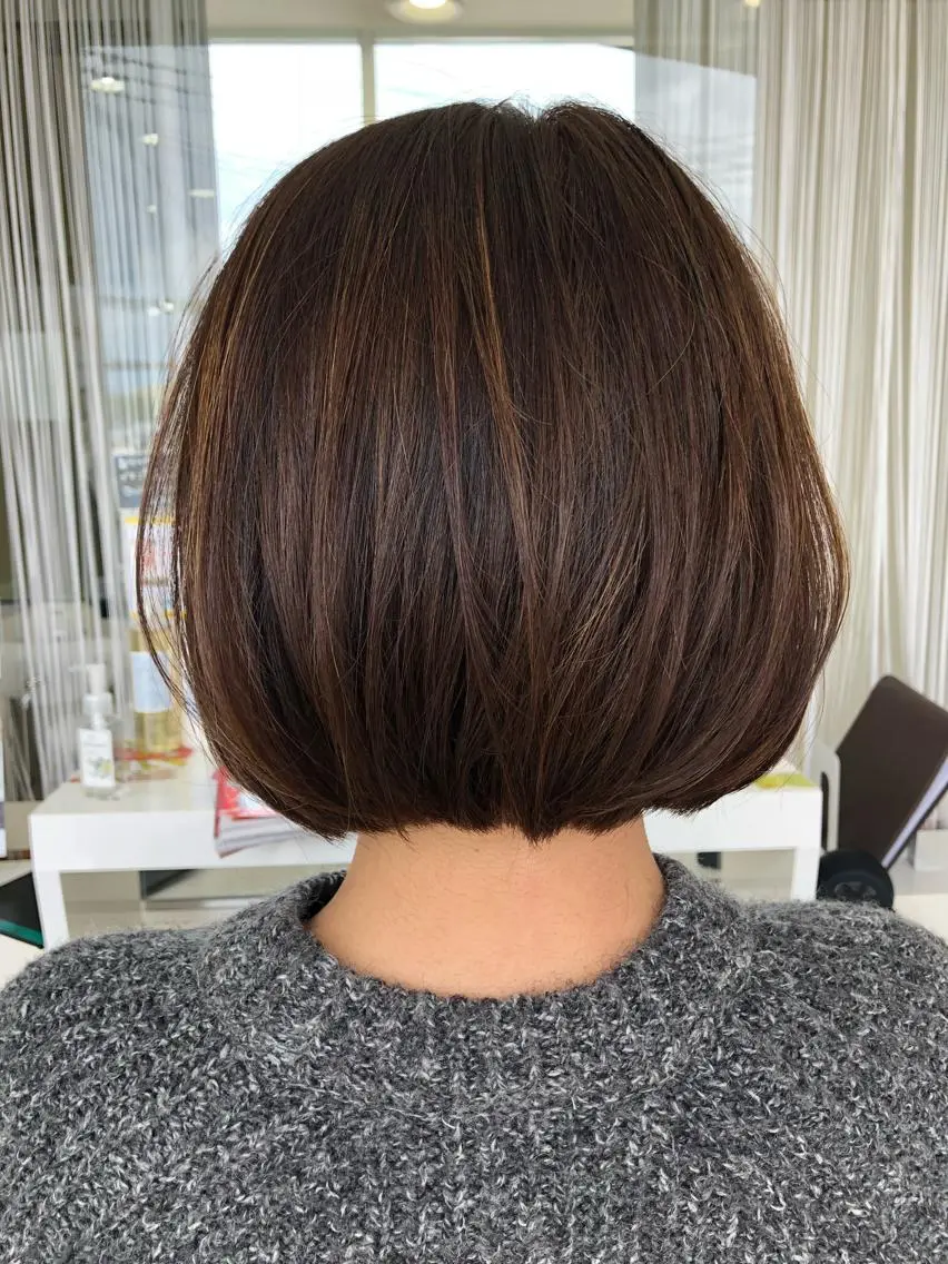 ショート カラー ブラウンカラー ボブ 秋野 睦実のヘアスタイル