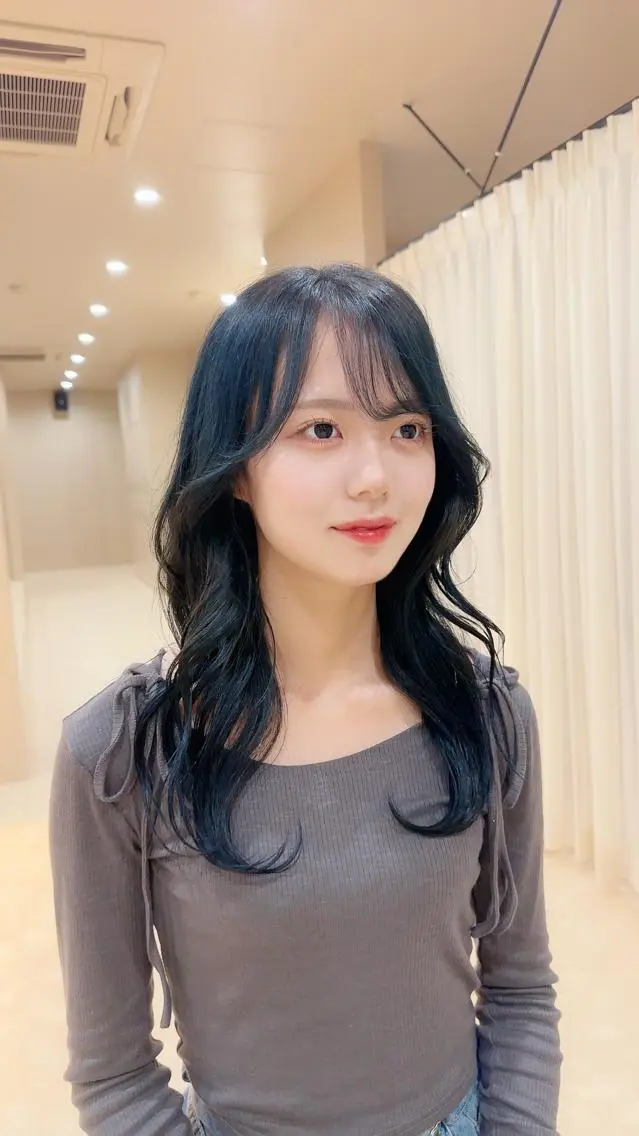 ロング 韓国風カラー 韓国風ヘア owl（オウル） Momoのヘアスタイル