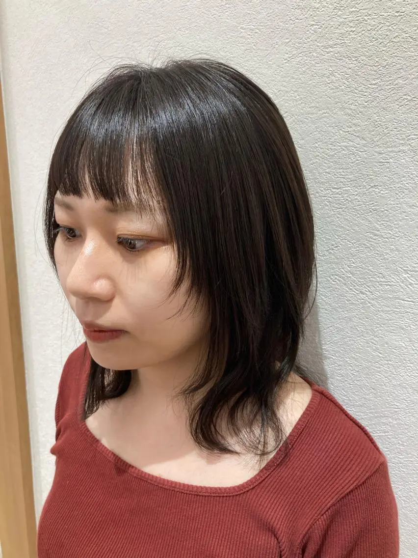 セミロング カラー アッシュ ウルフカット カット ヘアカラー トリートメント cyan SANAMIのヘアスタイル