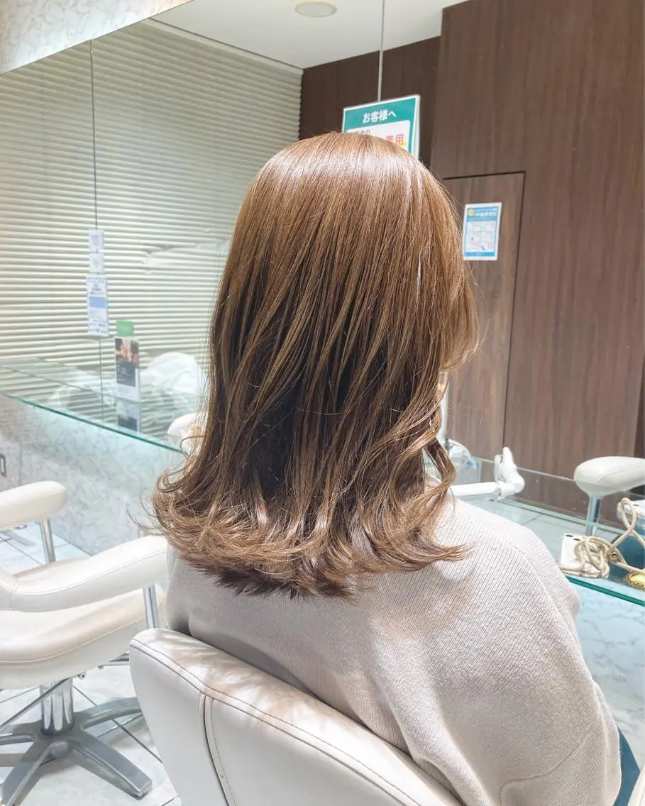 ミディアム レイヤーカット ローレイヤー 畔上 尚也のヘアスタイル