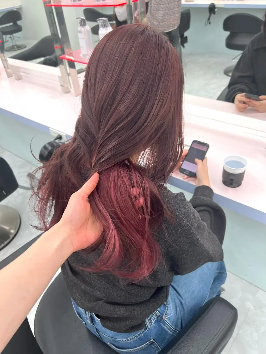 セミロング カラー パーマ ヘアアレンジ メンズ キッズ ネイル マツエク・マツパ メンズインナーカラー ブラウンカラー インナーカラー ピンクカラー ピンクブラウン KANAMI 🌏のヘアスタイル