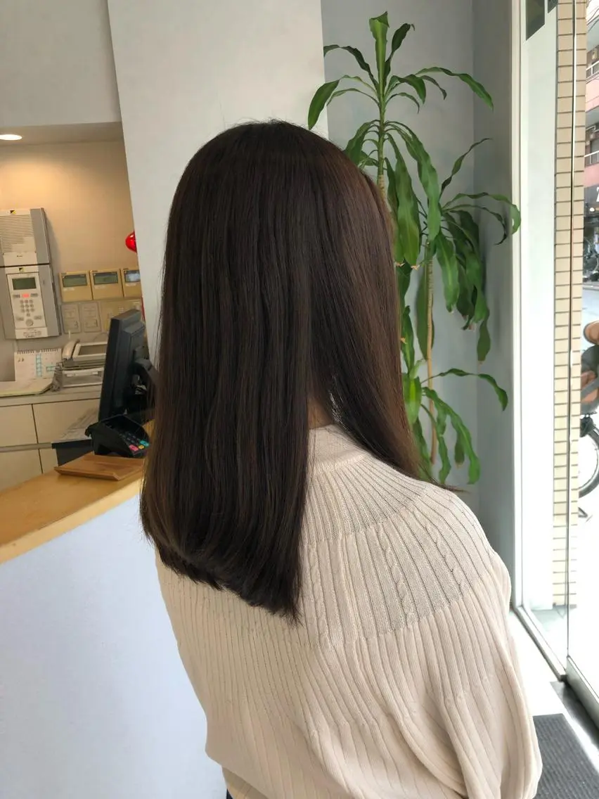 セミロング カット 縮毛矯正 阿部 美咲のヘアスタイル