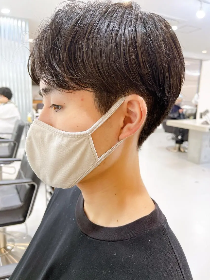 ショート パーマ メンズ センターパート メンズパーマ カット パーマ メンズパーマ タカキリョウのヘアスタイル