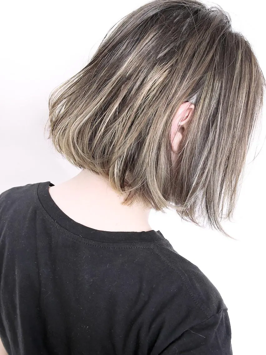 ミディアム カラー 嶋崎 留美のヘアスタイル