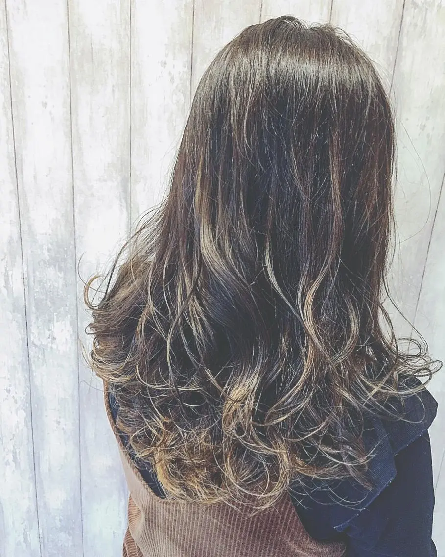 ロング カラー ヘアアレンジ ハイライトカラー ハイライト boutique misakiのヘアスタイル