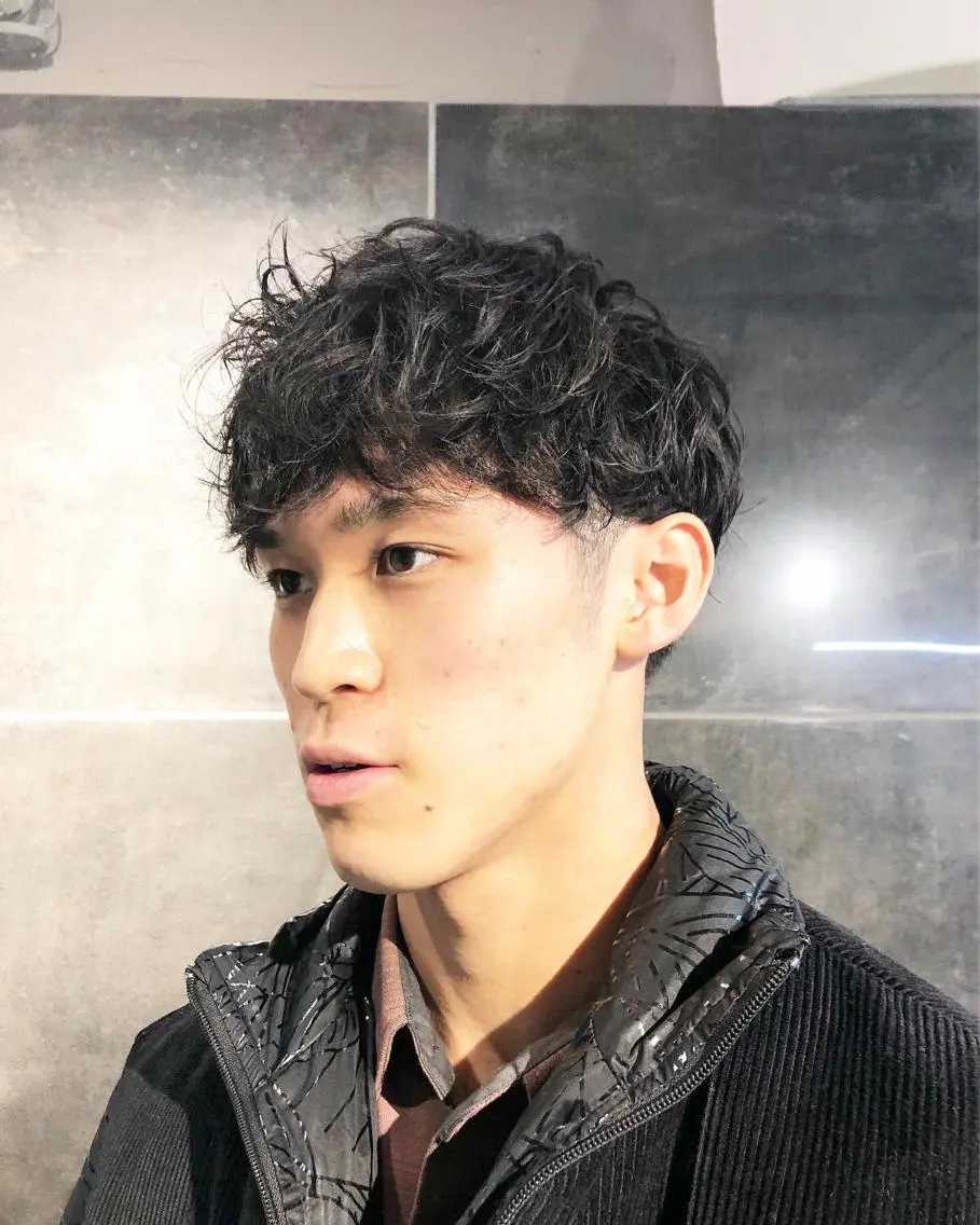 パーマ ヘアアレンジ メンズ マッシュ カット パーマ トリートメント ヘアセット メンズ特化✂️栗原 侑也のヘアスタイル