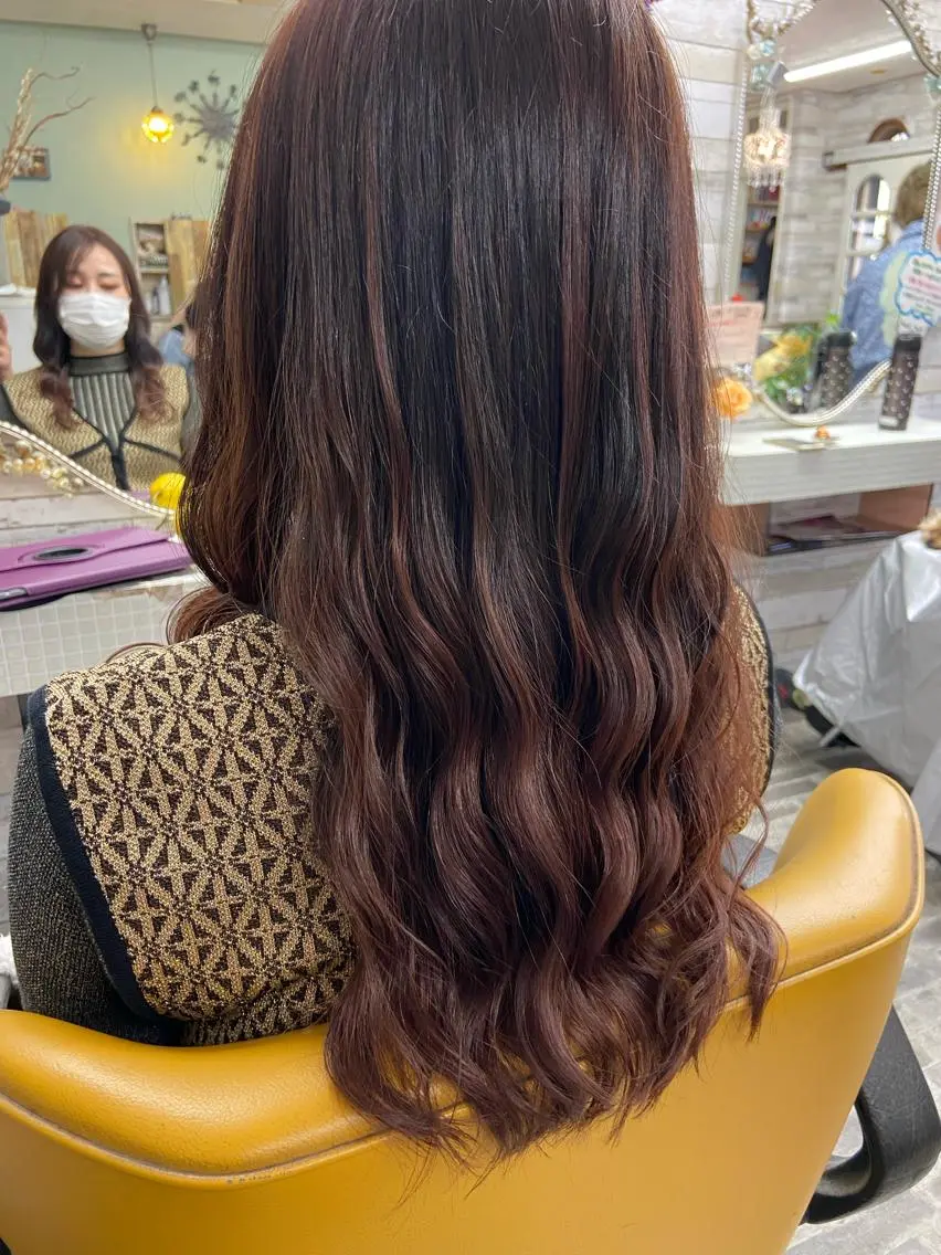 ロング カラー ブラウンカラー イルミナカラー ピンクカラー ピンクブラウン カット ヘアカラー トリートメント 大坪 拓斗のヘアスタイル