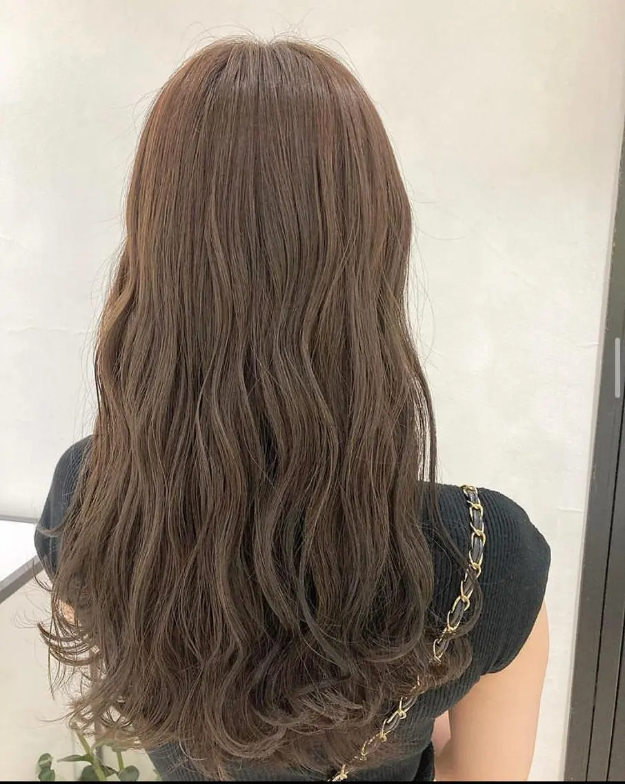ロング カラー ヘアアレンジ ベージュカラー 透明感カラー グレージュ エグチ アキラのヘアスタイル