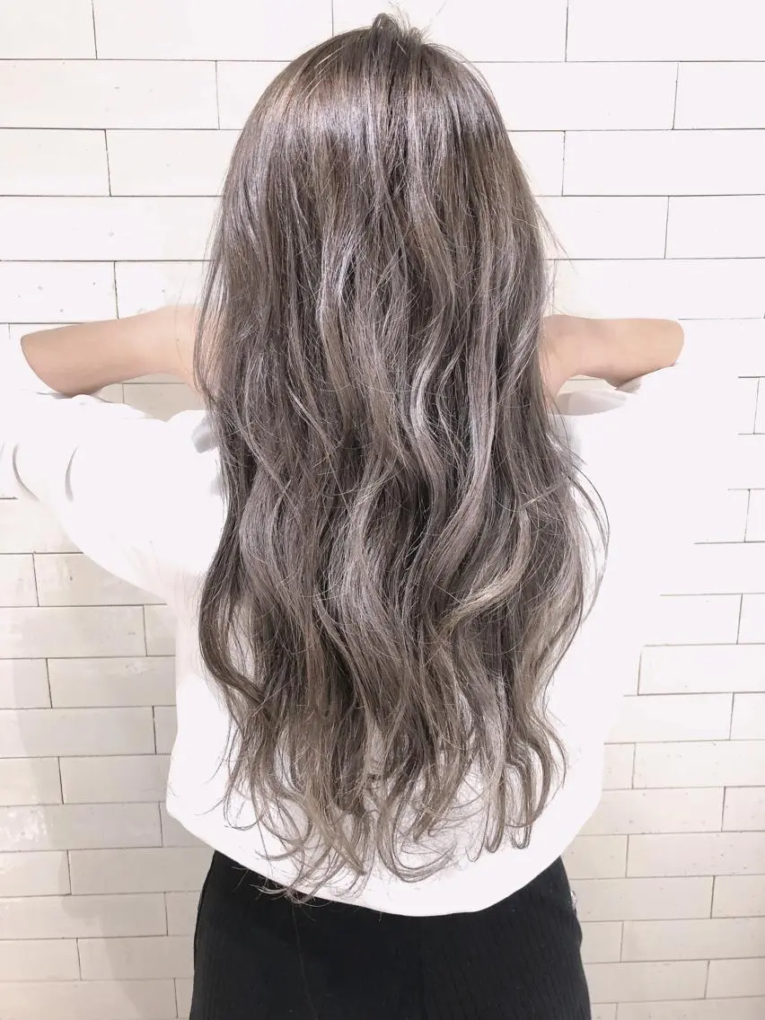 セミロング アッシュ ボブ ハイライト 髪質改善 レイヤーカット バレイヤージュ 藤沢 ハイライト竹内ケンゴのヘアスタイル