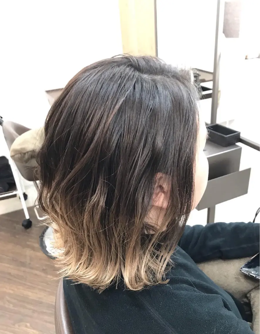 ショート カラー パーマ ヘアアレンジ 切りっぱなしボブ ボブ 外ハネヘア APSEE メンズカラー特化のヘアスタイル