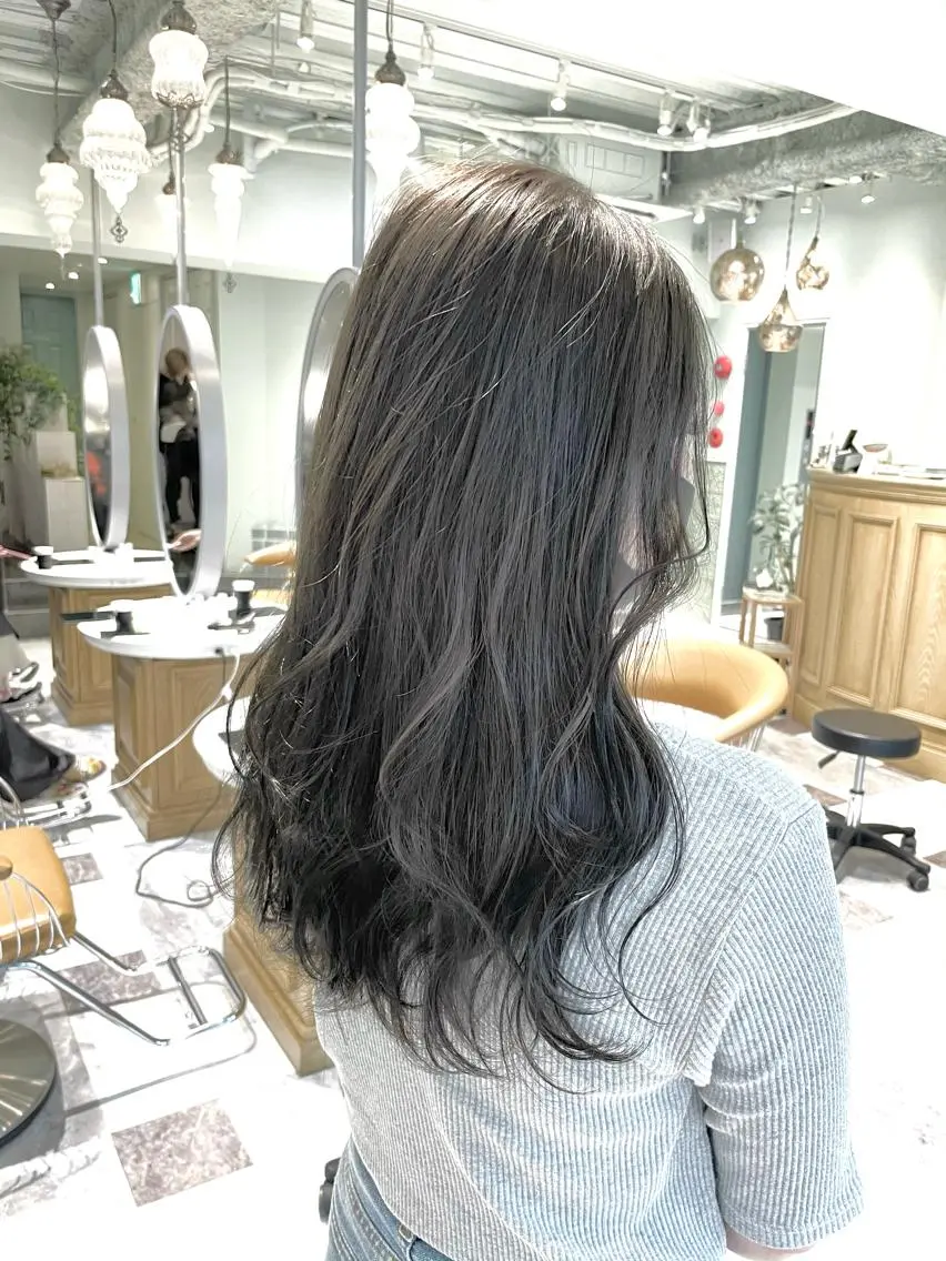 カラー グレージュ ヘアカラー 木屋元一/透明感 /前髪/レイヤーのヘアスタイル