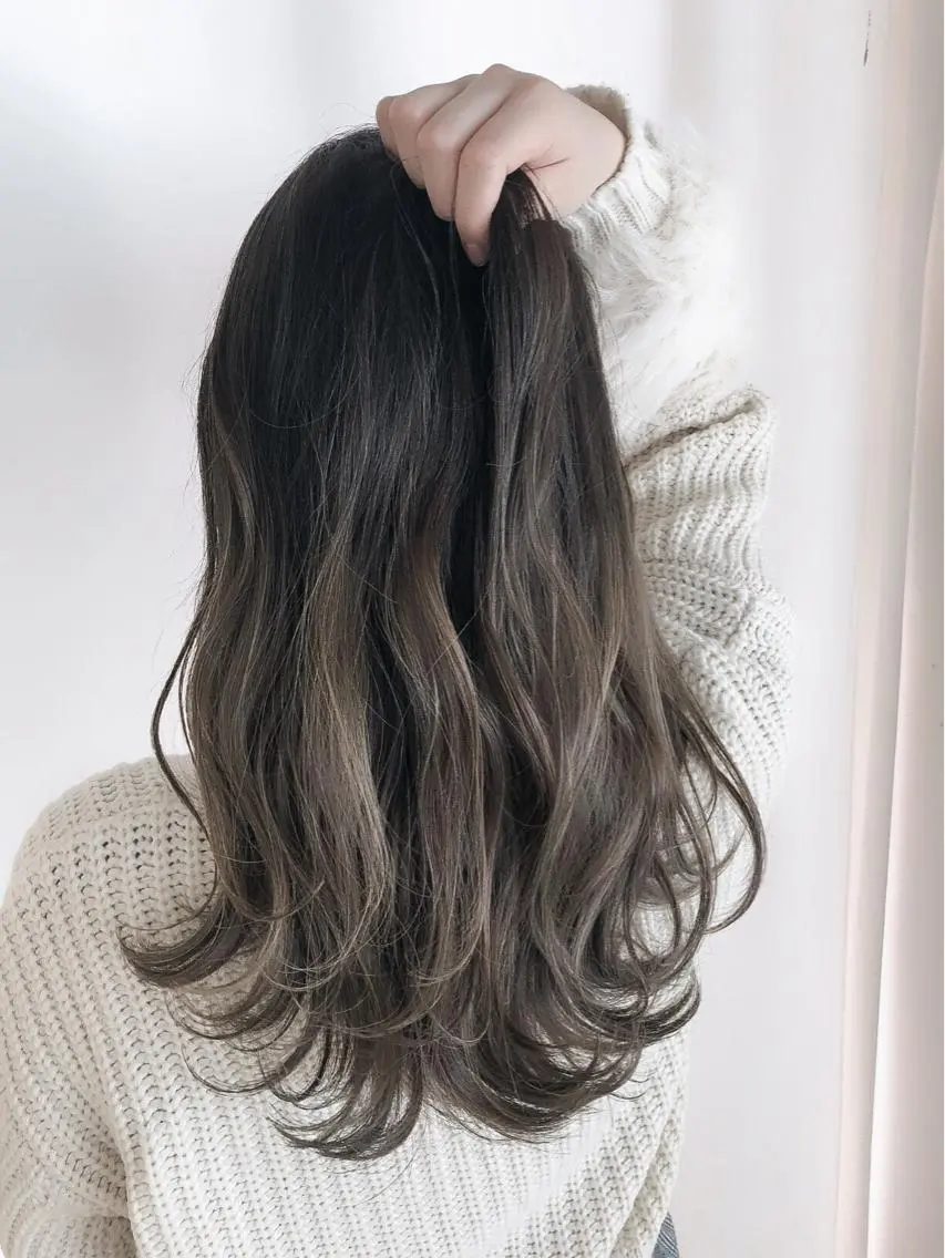 セミロング カラー パーマ ヘアアレンジ ネイル マツエク・マツパ アッシュ アッシュグレー アッシュグレージュ バレイヤージュ グラデーションカラー カット ヘアカラー 縮毛矯正 バレイヤージュ 藤沢 ハイライト竹内ケンゴのヘアスタイル