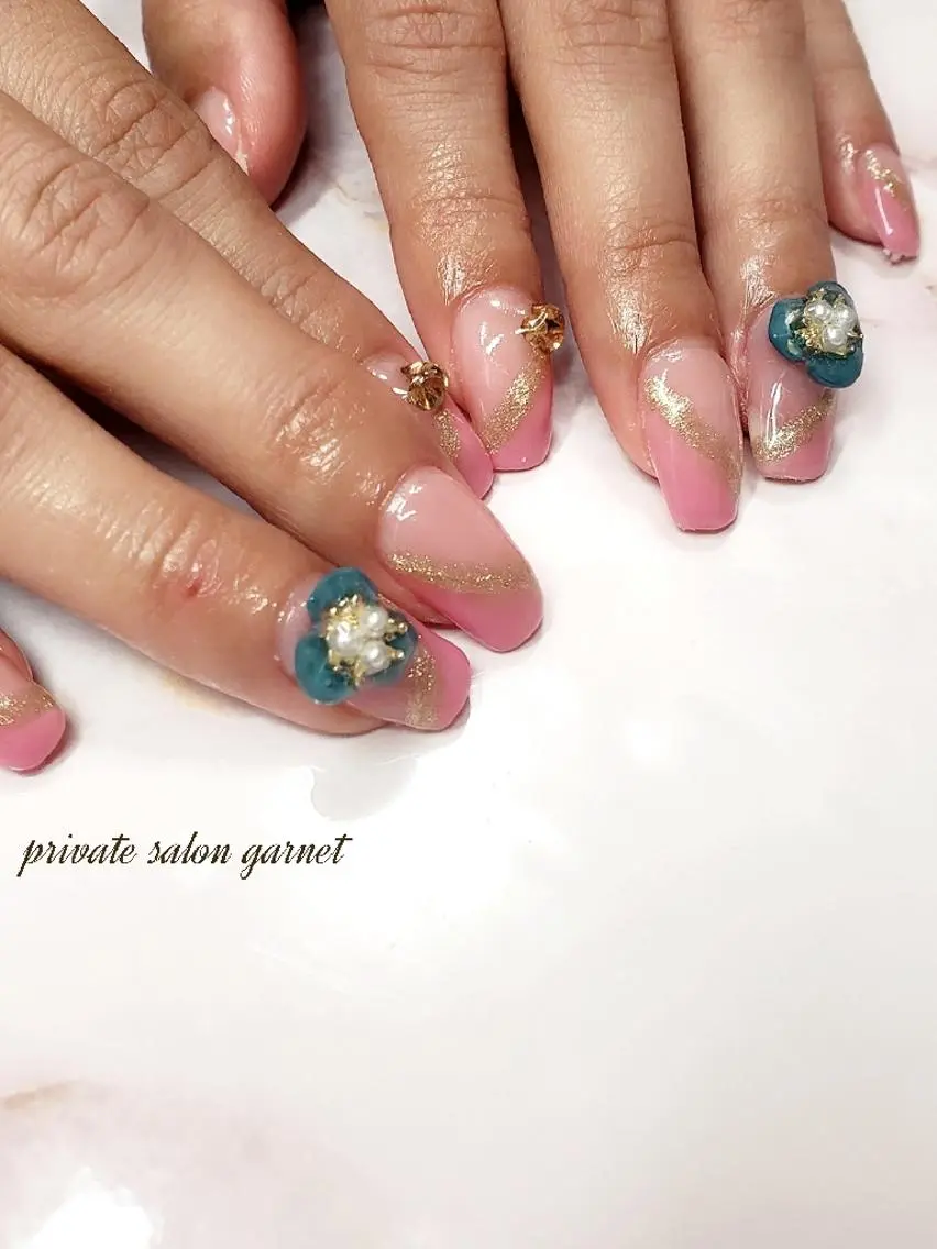 ネイル フレンチネイル Garnet nailのネイルデザイン