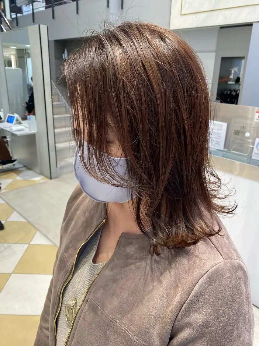 ミディアム カラー レイヤーカット 外ハネヘア カット ヘアカラー トリートメント ヘアセット 💜髪質改善美髪💜 星野清光のヘアスタイル