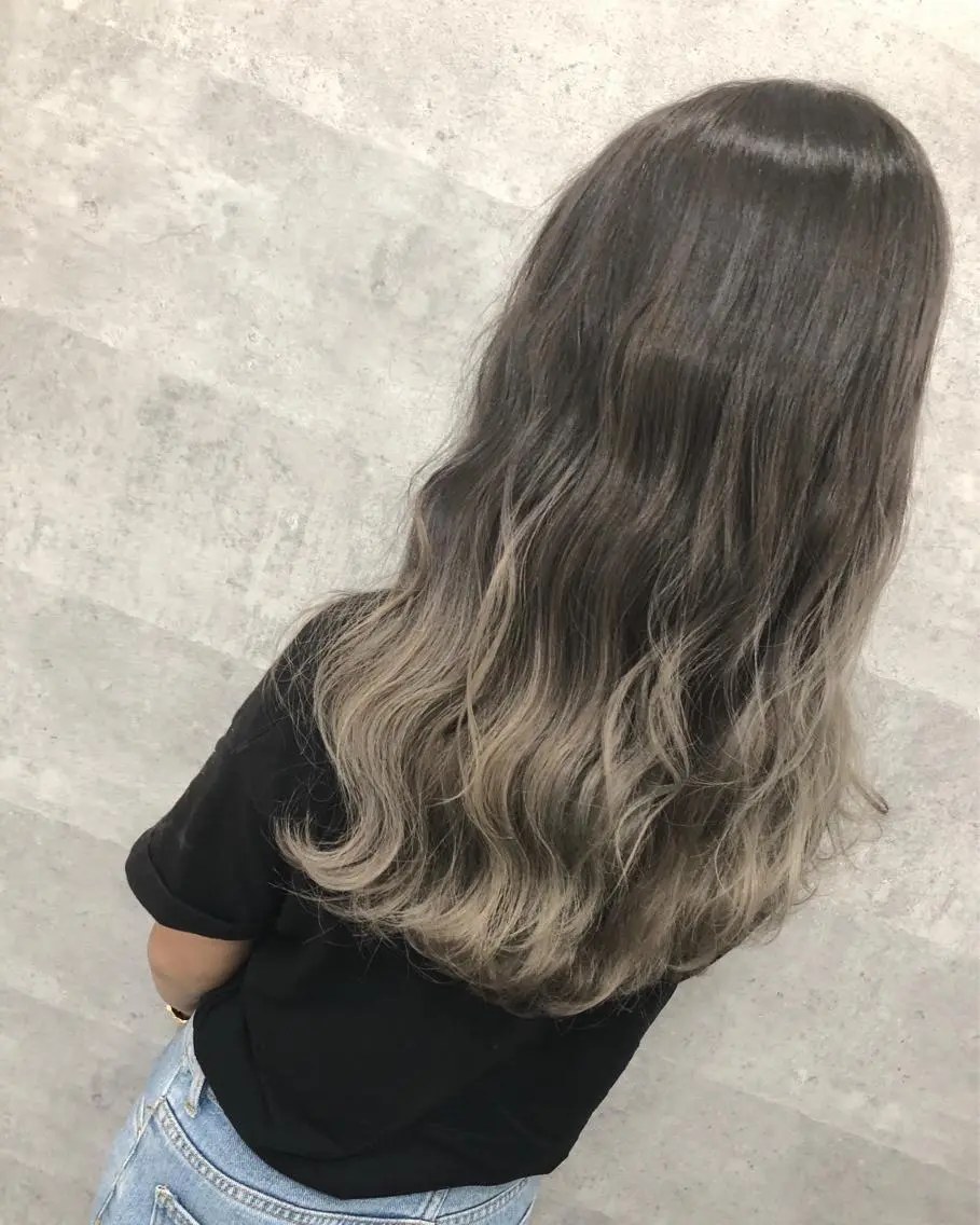 セミロング カラー 髪質改善 中川 翔のヘアスタイル