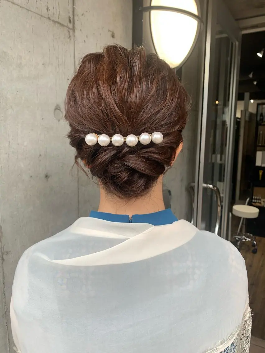 ショート ヘアアレンジ ボブ ヘアセット ミルクティーベージュ ブリーチ 店長 清水のヘアスタイル