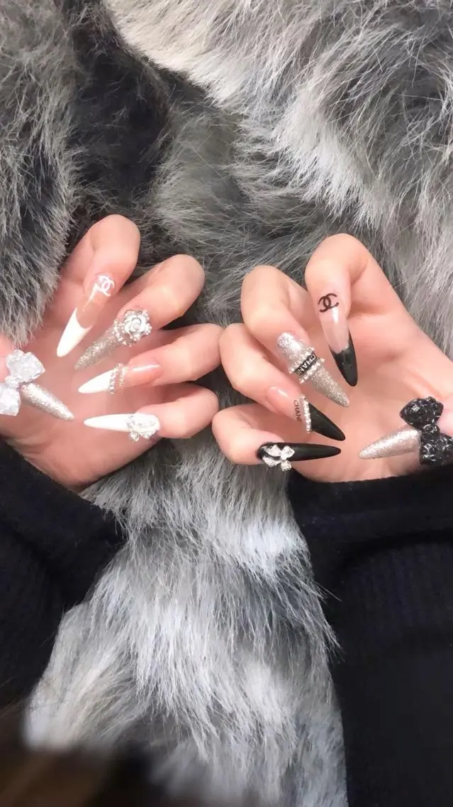 ネイル 長さ出し グラデーション 卒業式 キラキラネイル マグネットネイル ハンドネイル Yuu🎀 Belle Nailのネイルデザイン