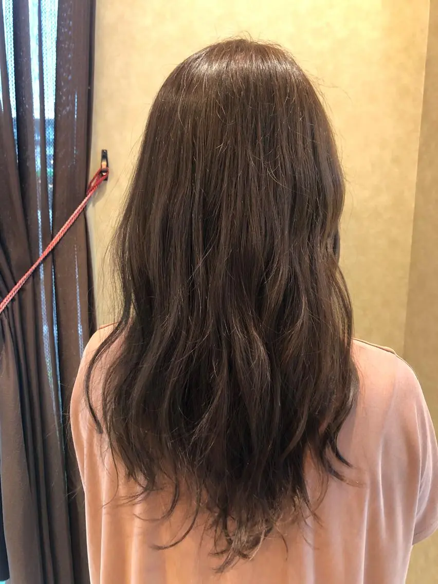 カラー ベージュカラー カワサキ ヒナコのヘアスタイル