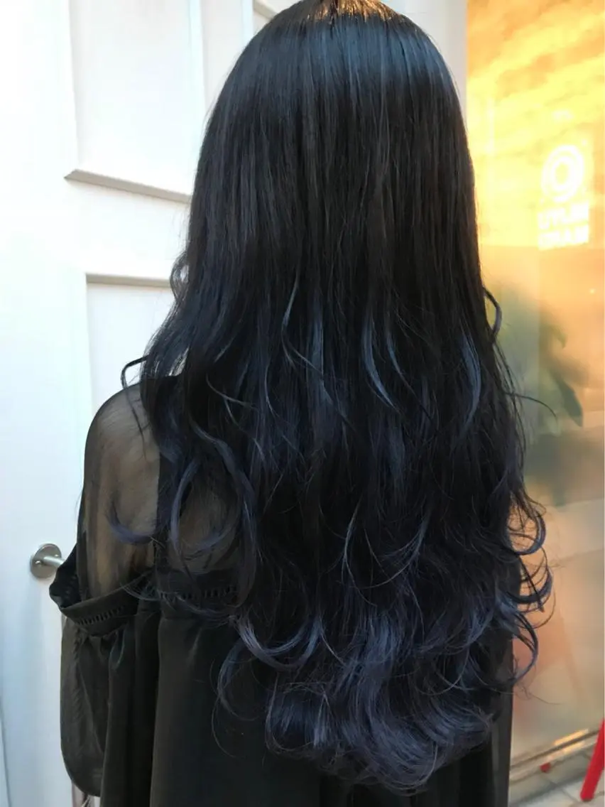 ロング カラー ブルーカラー グラデーションカラー ネイビーカラー 🫟Blanco🫟 Color&Careのヘアスタイル