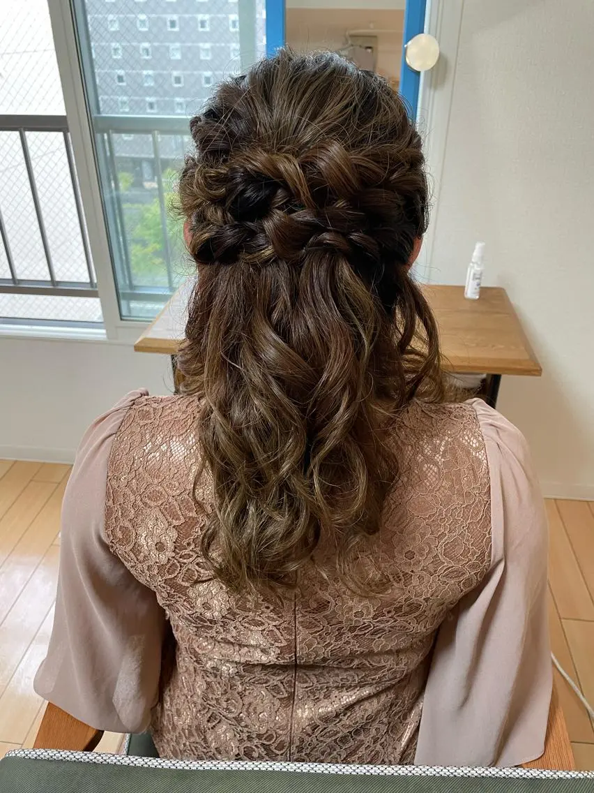 ヘアアレンジ ハーフアップ ヘアセット HempBeauty 浅野アサミのヘアスタイル