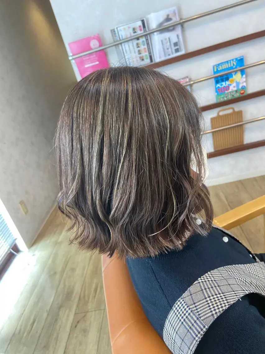 ミディアム カラー 川本 あゆのヘアスタイル