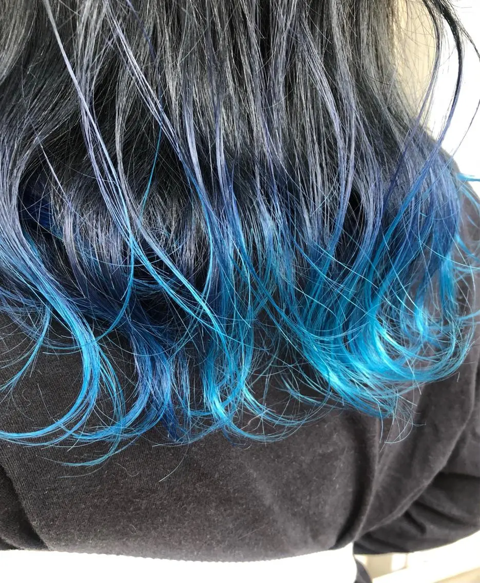 ミディアム カラー ブリーチ ケアブリーチ ダブルカラー インナーカラー 推し ブリーチ 髪質改善のヘアスタイル