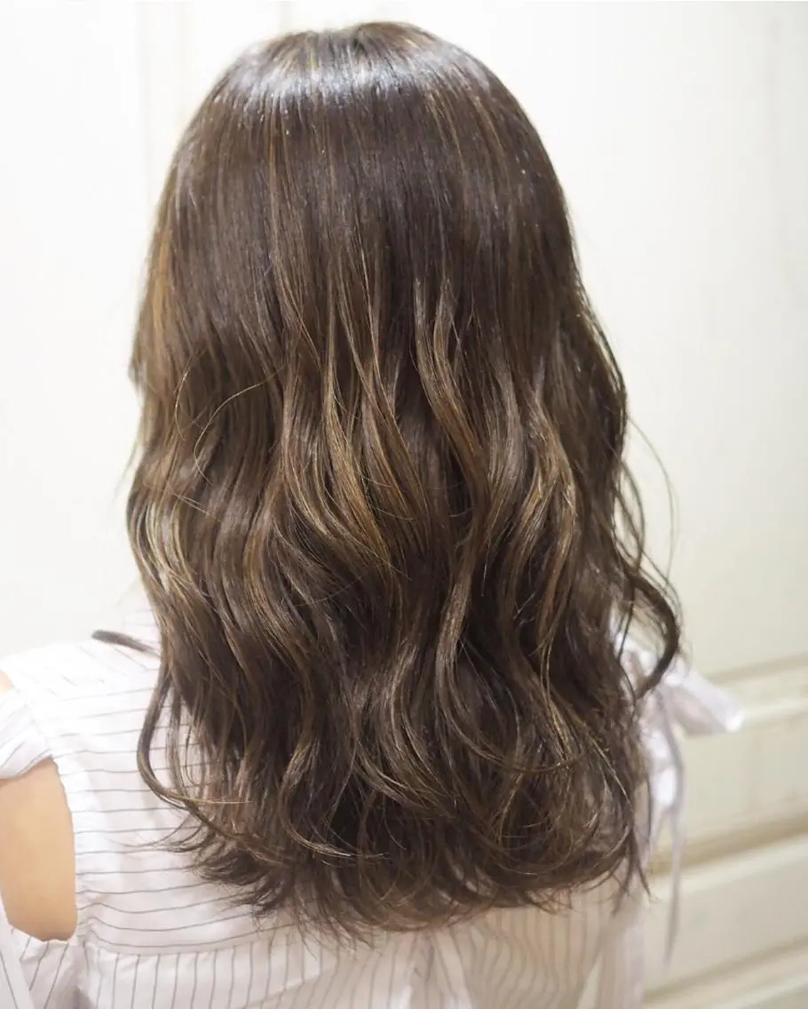 ミディアム カット ヘアカラー トリートメント 難波 茜のヘアスタイル