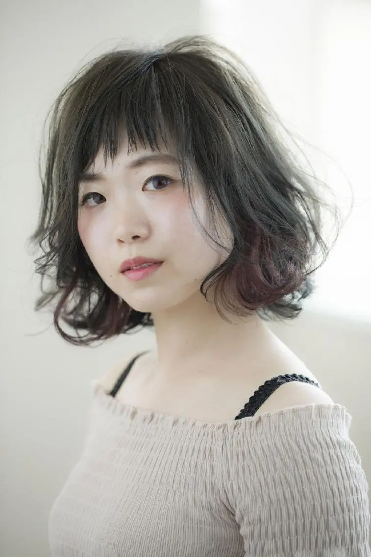 ショート パーマ カラー アッシュ インナーカラー ピンクカラー オン眉 kawabe maikoのヘアスタイル