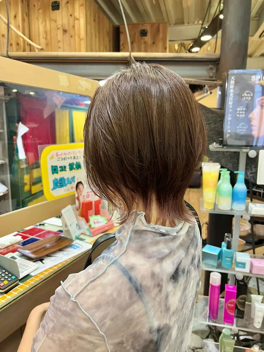 ショート カラー ヘアアレンジ ウルフカット 「sumi」 AMIのヘアスタイル