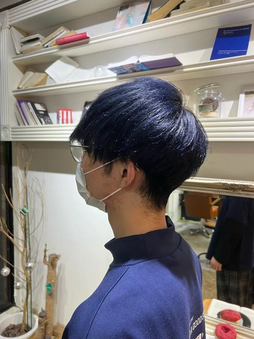カラー メンズ ブルーカラー ネイビーカラー オカベ ショウマのヘアスタイル