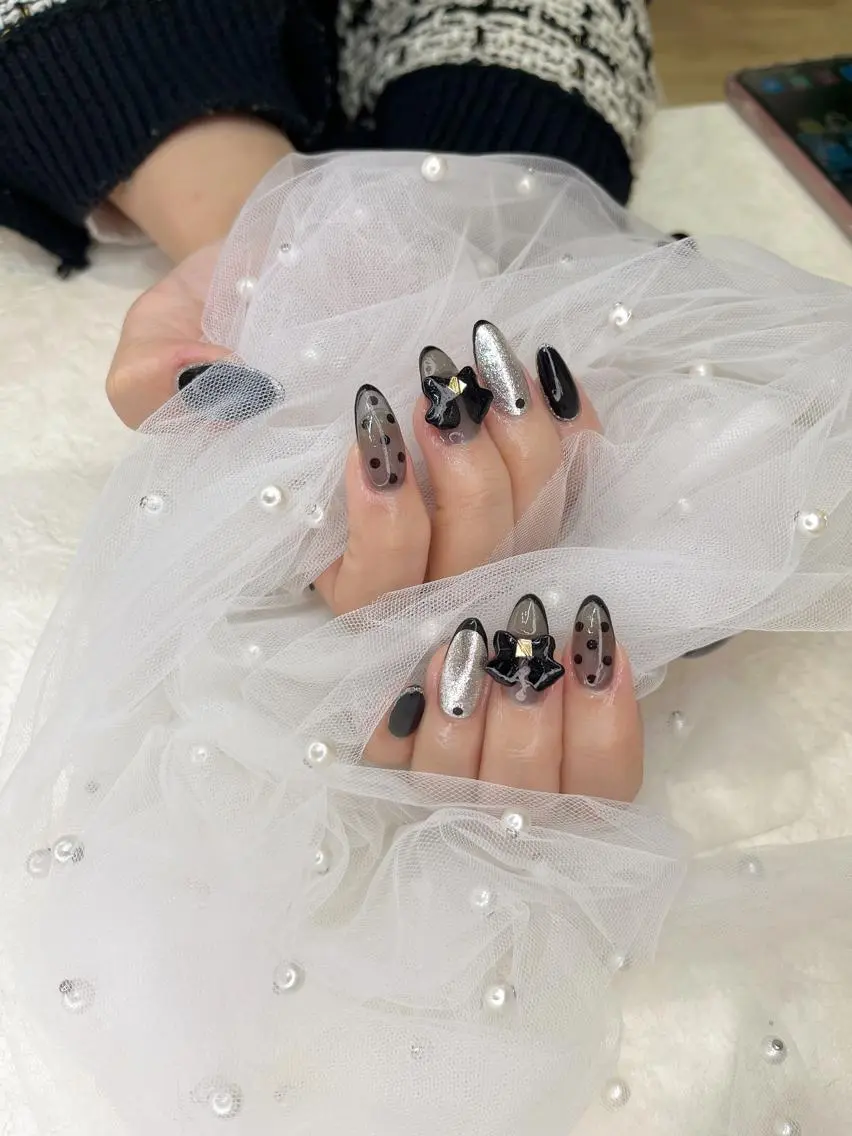 ネイル アートネイル フラッシュネイル フラワーネイル フットネイル フレンチネイル ハンドネイル ハンドケア Moci Nail Salonのネイルデザイン