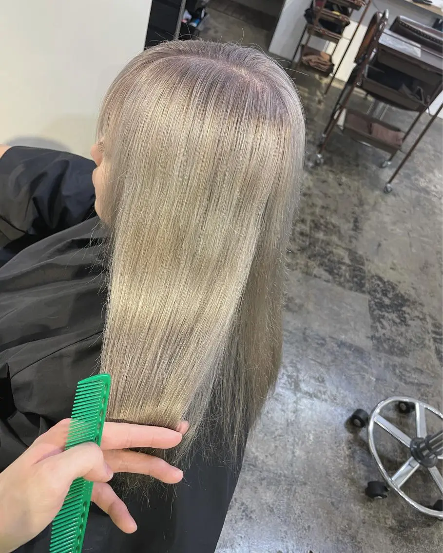 ロング カラー ブリーチ ハイトーンカラー Loob.TOKYO MIYA🌈のヘアスタイル