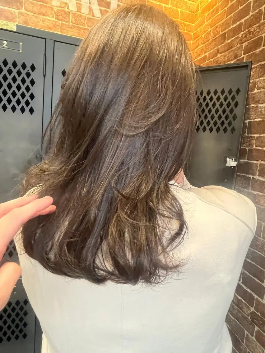 ミディアム カラー パーマ ヘアアレンジ メンズ キッズ ネイル マツエク・マツパ アイブロウ メンズブリーチ メンズハイライト メンズインナーカラー メンズ韓国風 ブリーチ 久木原 ゆりのヘアスタイル